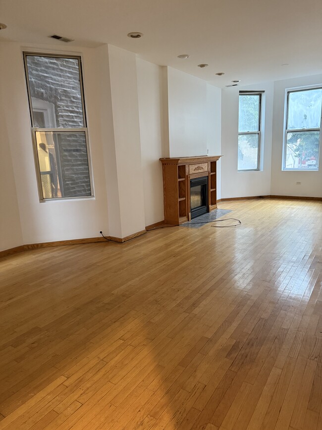 1115 N Winchester Ave, Unit #2
