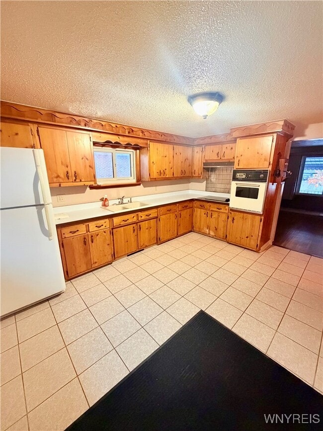 property at 85 Warsaw St