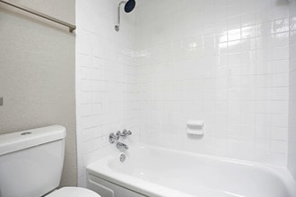 Waterford at Bellmar in Dallas, TX - Building Photo - Interior Photo