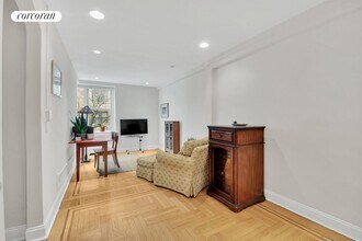 250 Cabrini Blvd in New York, NY - Building Photo - Building Photo