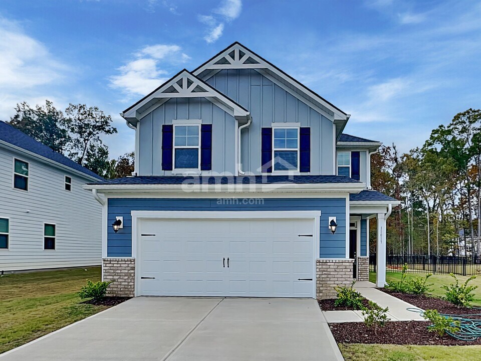 11017 Hazel Gdns Dr in Charlotte, NC - Foto de edificio