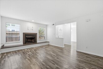 1515 Hood Rd in Sacramento, CA - Building Photo - Building Photo