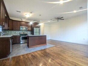 173 Halladay St in Jersey City, NJ - Foto de edificio - Building Photo