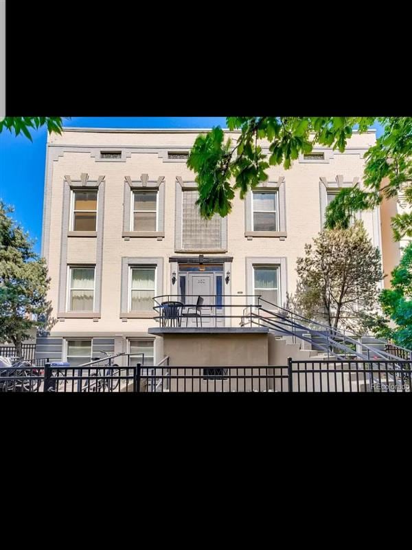 property at 1650 Pearl St