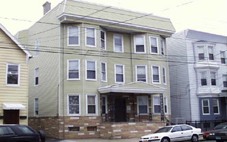 427-429 Hamilton St Apartments