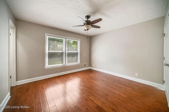 6312 Six Mile Ln in Louisville, KY - Building Photo - Building Photo