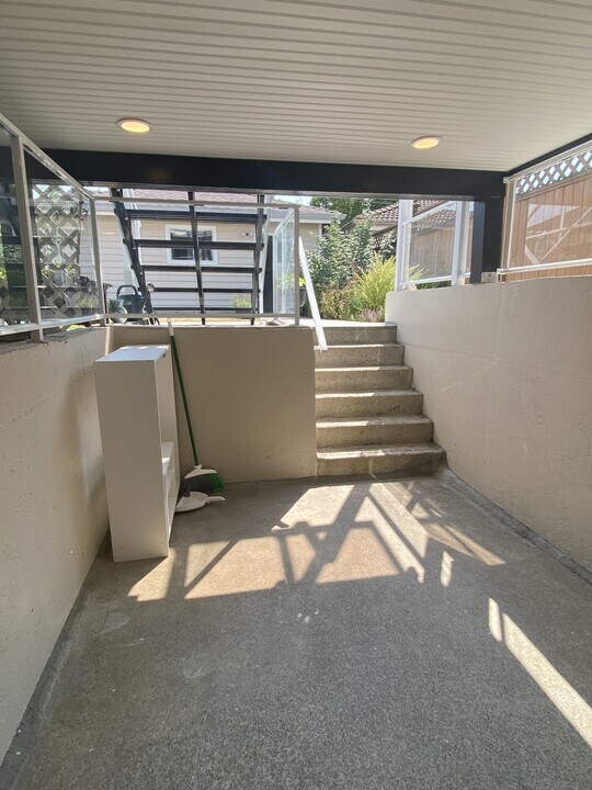 2068 W 44th Ave in Vancouver, BC - Building Photo