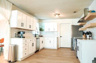 2436 24th St in Lubbock, TX - Foto de edificio - Building Photo