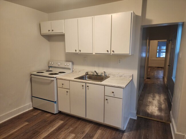 property at 928 E 17th St