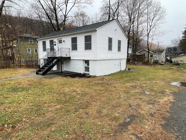 697 Jersey Ave in Greenwood Lake, NY - Building Photo - Building Photo