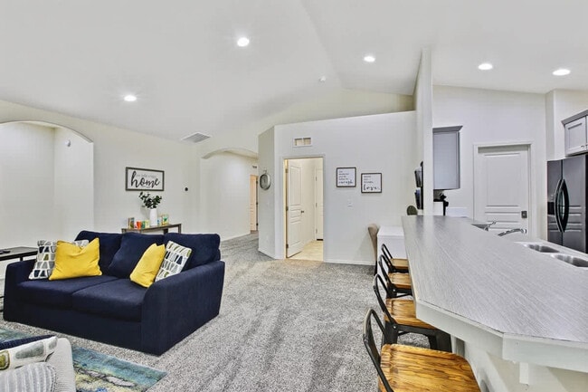 property at 2213 E Elm Grove Dr