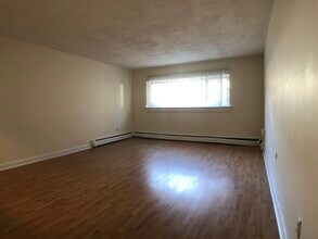 71 Gardner St, Unit 84-2B in Boston, MA - Foto de edificio - Building Photo