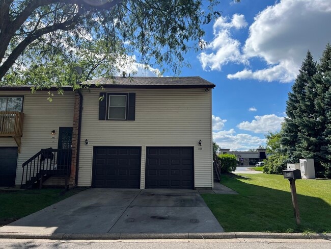 345 Ozark Dr in Bolingbrook, IL - Building Photo - Building Photo