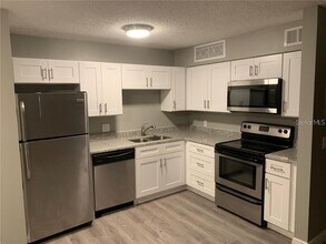 430 Forestway Cir in Altamonte Springs, FL - Building Photo - Building Photo