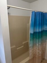 163 Warren St, Unit #2 in Bangor, ME - Building Photo - Building Photo