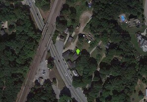 915 Ten Rod Rd in North Kingstown, RI - Building Photo