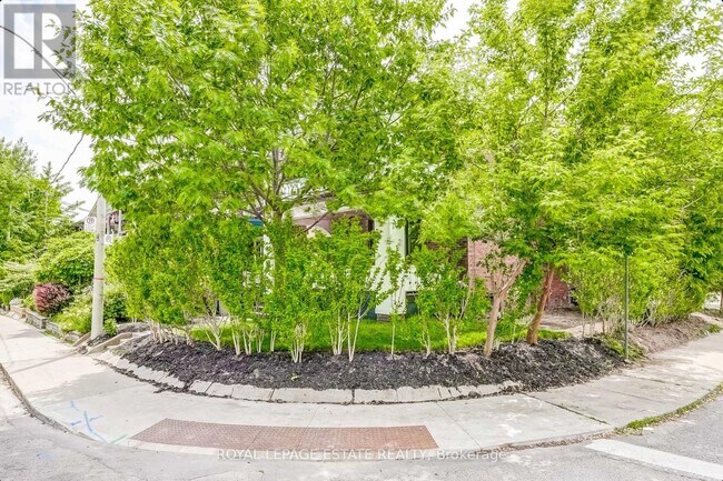 44 Wineva Ave in Toronto, ON - Building Photo - Building Photo