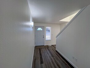 16241-16243 Curry Ct SE in Yelm, WA - Building Photo - Building Photo