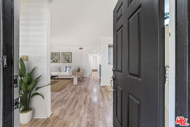 2053 Majorca Dr in Oxnard, CA - Building Photo - Building Photo