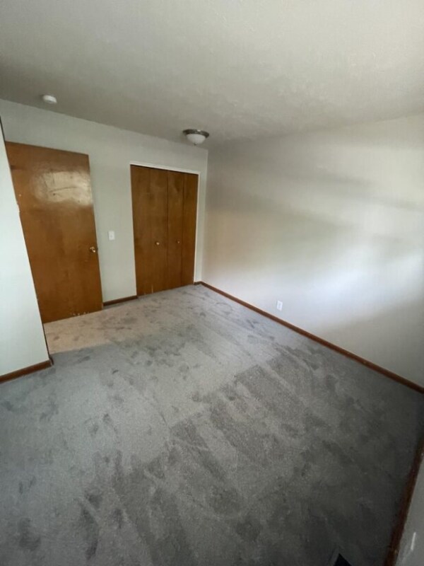 353 Pershing Ave NE in North Canton, OH - Building Photo - Building Photo