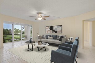 3810 Via Poinciana in Greenacres, FL - Building Photo