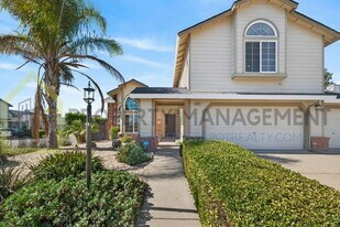 8932 Hollowstone Way in Sacramento, CA - Building Photo