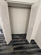 7210 NW 179th St in Hialeah, FL - Foto de edificio - Building Photo