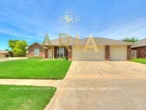 1105 Sparrow Hawk Dr in Norman, OK - Building Photo - Building Photo