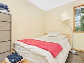 170 Rawson Rd, Unit 2 in Brookline, MA - Building Photo - Building Photo