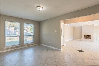 4418 Lost Spring Dr in Houston, TX - Building Photo - Building Photo