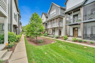 610 Centerpoint Ln, Unit Bachelor 50-0408 in Nashville, TN - Building Photo