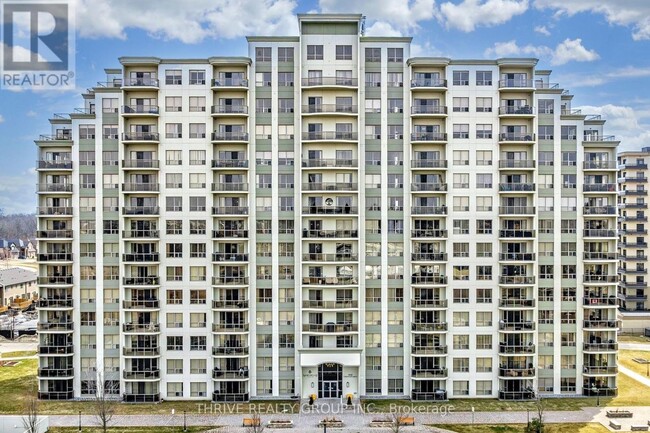 1030-1030 Coronation Dr