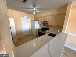 3921 Woodhue Pl in Alexandria, VA - Building Photo - Building Photo