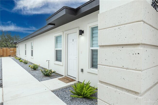 3802 N Robin Ave-Unit -2 in Pharr, TX - Building Photo - Building Photo