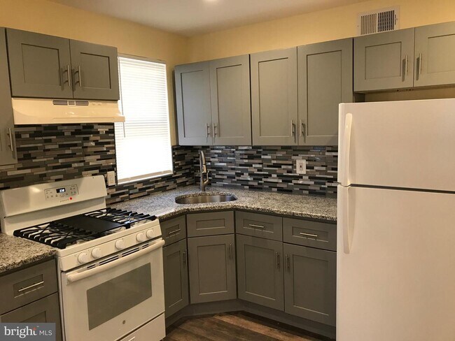 915 MacDade Blvd photo'