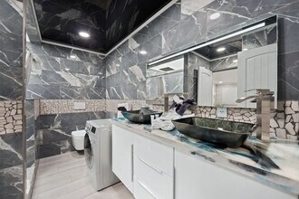 8743 Thomas Dr in Panama City Beach, FL - Foto de edificio - Building Photo