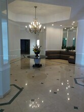 1301 NE Miami Gardens Dr, Unit 602W in Miami, FL - Building Photo - Building Photo