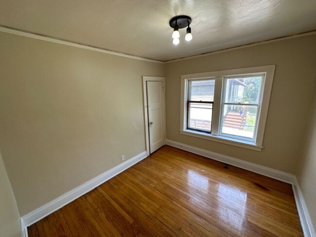 4720 N 37th St. (8 Unit)