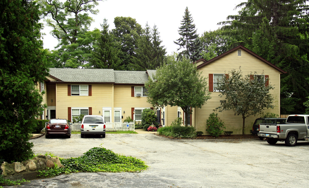 Gingerbread Place in Painesville, OH - Building Photo