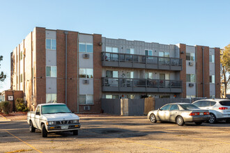 Harambee in Aurora, CO - Foto de edificio - Building Photo