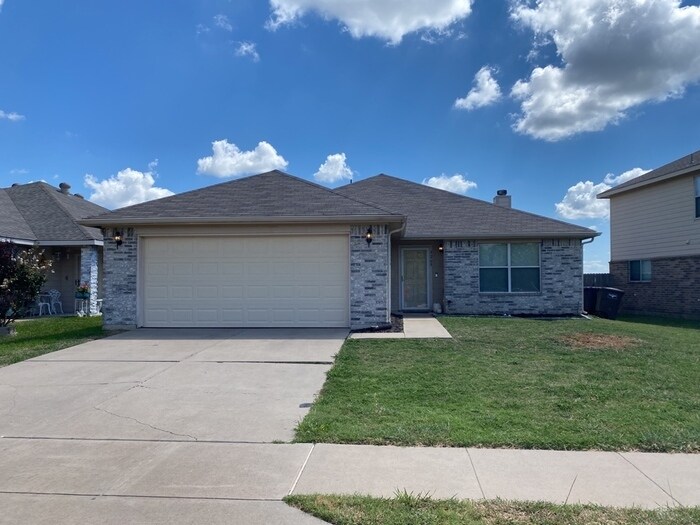 9269 St Martin Rd in Fort Worth, TX - Building Photo