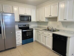 202 Grand Ave in Bonaire, GA - Building Photo - Building Photo