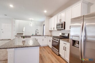 324 Kenai Dr in Niederwald, TX - Building Photo - Building Photo