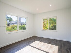 2520 SW 22nd Terrace in Miami, FL - Building Photo - Building Photo