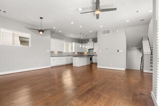 1214 Upton St in Houston, TX - Building Photo