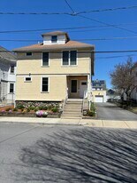 262 Brown St, Unit 262 Brown Street in Waltham, MA - Building Photo