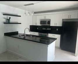 3714 37th Way in West Palm Beach, FL - Building Photo - Building Photo