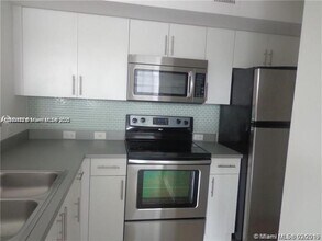 777 SW 111th Way in Pembroke Pines, FL - Building Photo - Building Photo