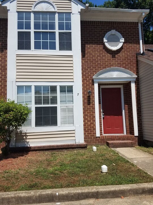 7 Silk Tree Pl in Hampton, VA - Building Photo