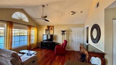 1065 S Hiawassee Rd in Orlando, FL - Foto de edificio - Building Photo